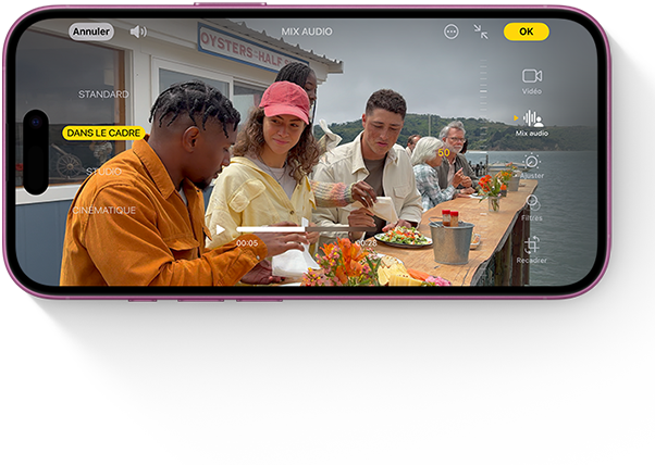 Vidéo d'un groupe de personnes en train de manger, montée sur un iPhone 16