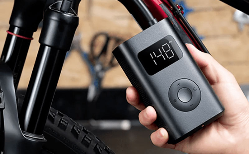 Zona Digital El Salvador - 🔥 Mini Compresor Portátil Xiaomi 🔥 Diseñado  para poder cargar completamente las ruedas de motos y bicicletas gracias a  Xiaomi. 🛒Compra en línea y recibe en tu