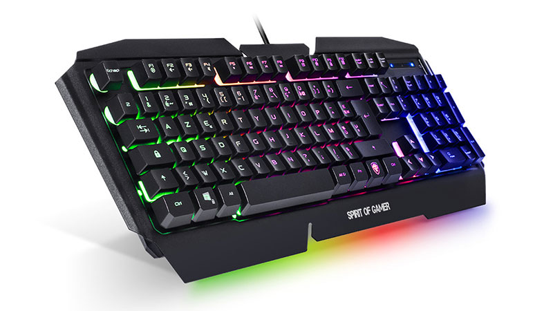 Un clavier gamer mécanique avec RGB pas cher ? C'est possible avec le EVGA  Z15 ! 