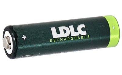 Arcas Chargeur de Piles-Batteries AA / AAA +4 Piles Rechargeables AA Ni-MH  2700 MAh à prix pas cher