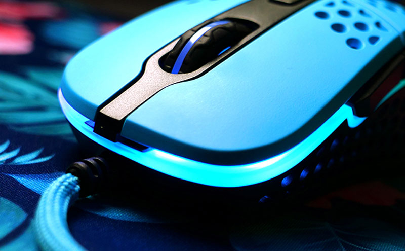 La souris de jeu ultra légère – Xtrfy M4 RGB