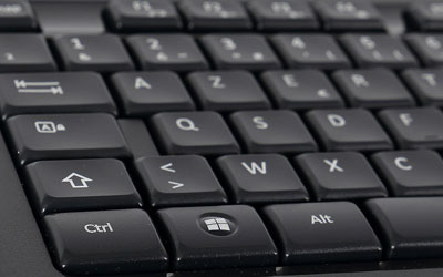 Nettoyer un clavier d'ordinateur : la marche à suivre – Blog BUT