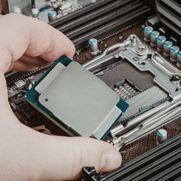 Guide les cartes mere dans un boitier pc ?
