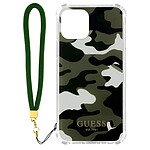 GUESS Coque pour iPhone 12 et 12 Pro avec Dragonne Motif Camouflage Vert