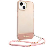 Guess Coque pour Apple iPhone 14 Colors avec lanière perlée Rose