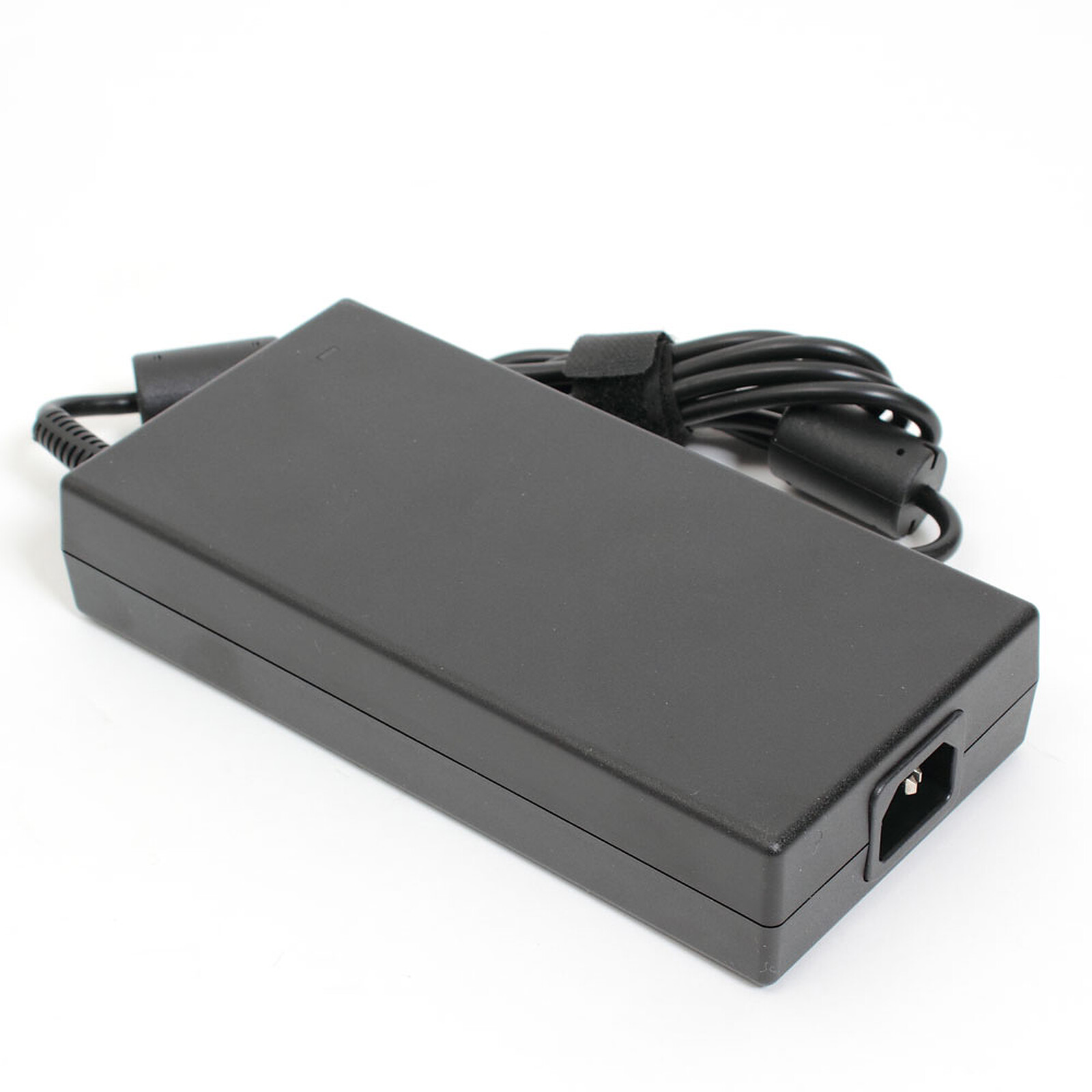 Satechi Cargador GaN USB-C 6 Puertos 200W PD Negro