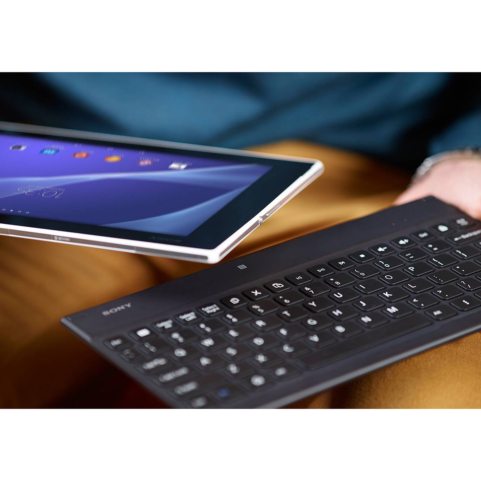 Планшет xperia z2. Sony Xperia z2 Tablet. Планшет сони таблет z2. Sony bkb10. Клавиатура Sony bkb10.