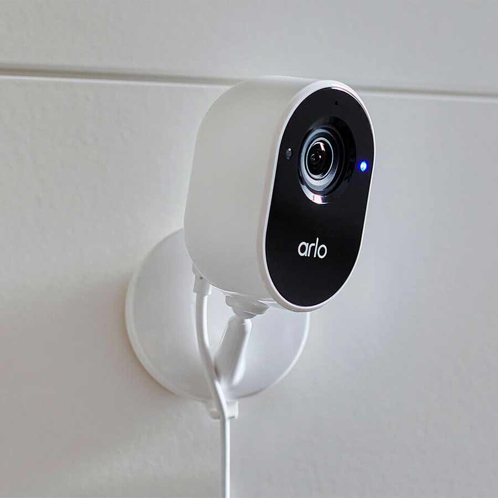 Arlo Essential Indoor, la caméra pour votre intérieur