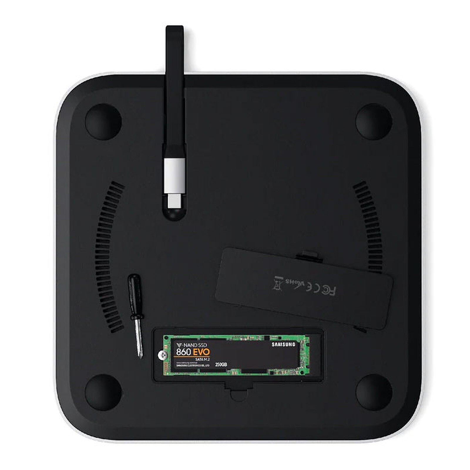 Soporte y concentrador SATECHI con ranura para SSD para el Apple