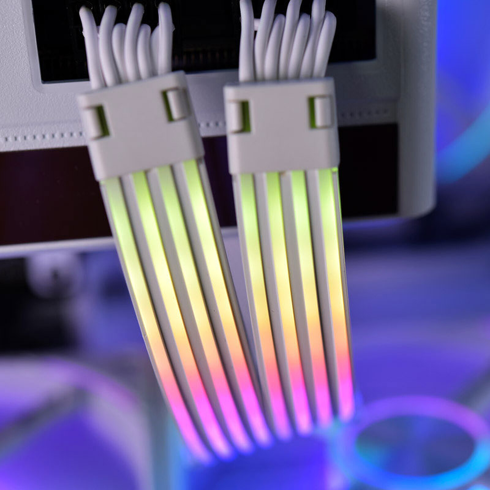 Lian Li Strimer : le premier câble d'alimentation 24 broches tout RGB