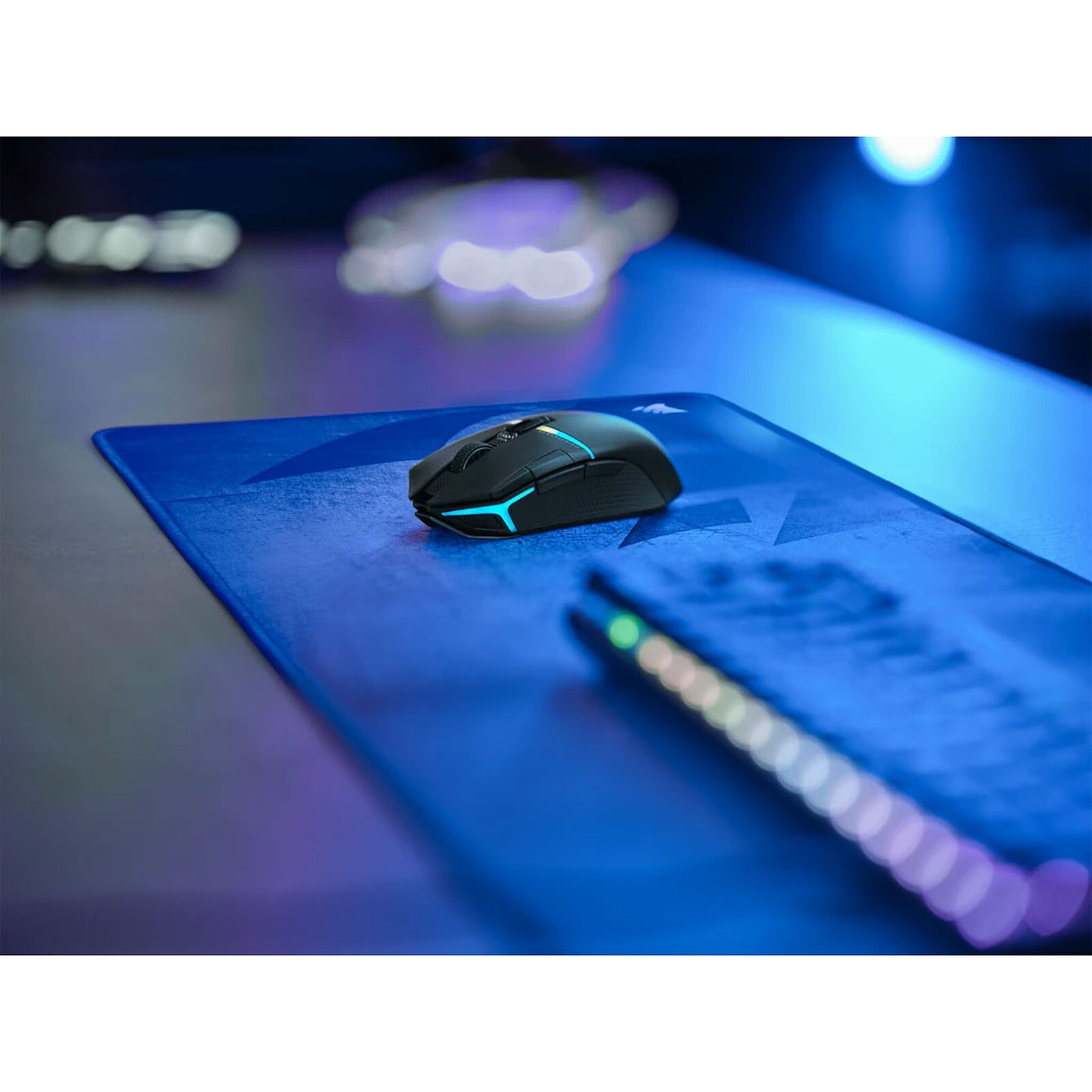 Les meilleurs tapis de souris XXL RGB ou non : Logitech, Corsair, Razer