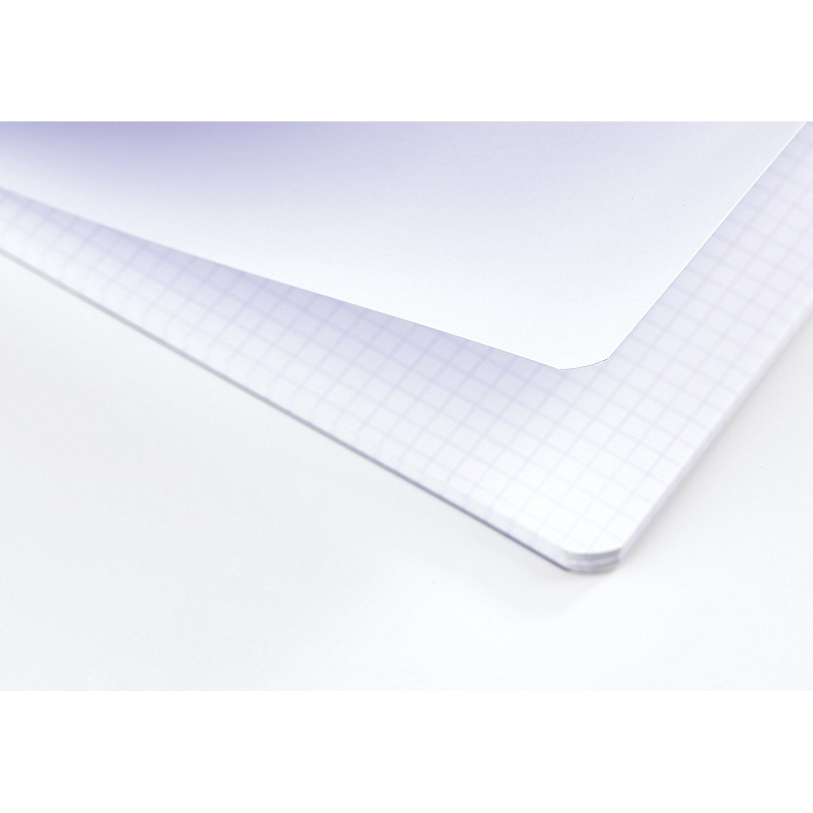 Carnet à reliure intégrale 100 pages, format 11x17 cm, quadrillé 5x5,  papier 70 g