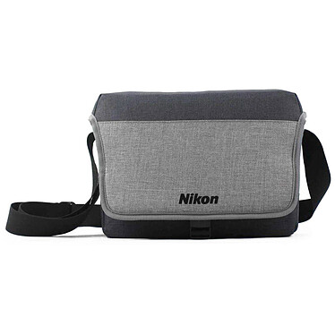 Nikon D5600 + AF-S DX NIKKOR 18-140 mm VR + Fourre-tout + Carte SDHC 16 Go pas cher