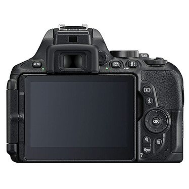 Avis Nikon D5600 + AF-S DX NIKKOR 18-140 mm VR + Fourre-tout + Carte SDHC 16 Go