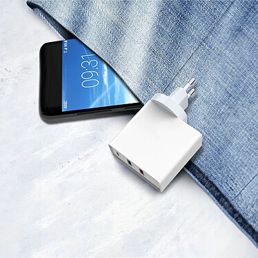 Akashi 4-in-1 Universal 32W Travel Charger economico