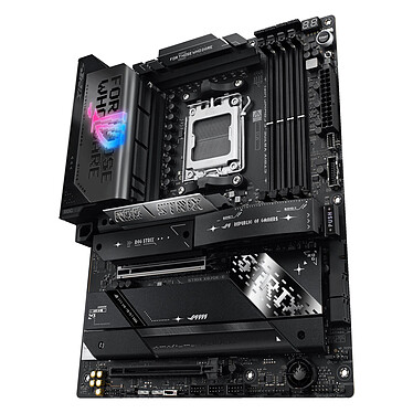 Acquista AMD ASUS ROG STRIX X870E-E GAMING WIFI.