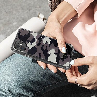 Avis Guess Coque pour iPhone 11 avec Dragonne Motif Camouflage  Gris