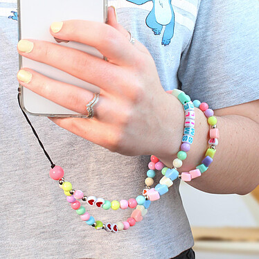 Acheter Avizar Bijou de Téléphone Bracelet Perles et Coeurs 65cm Collection Smile Multicolore