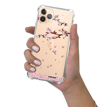 Evetane Coque iPhone 11 Pro Max anti-choc souple angles renforcés transparente Motif Chute De Fleurs pas cher
