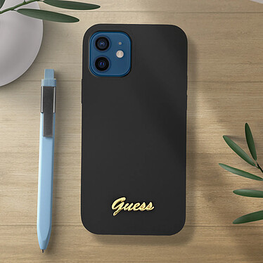 Avis Guess Coque pour iPhone 12 Mini Silicone Gel Soft Touch  Silicone Script Noir