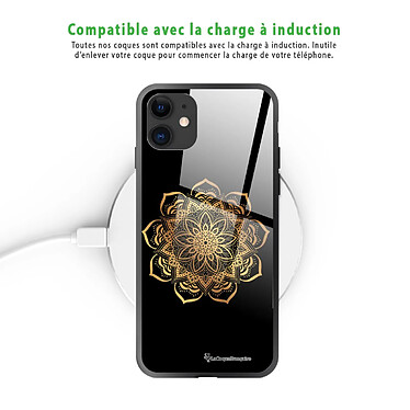 LaCoqueFrançaise Coque iPhone 11 Coque Soft Touch Glossy Mandala Or Design pas cher