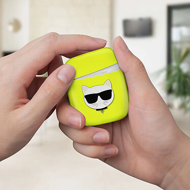 Coque Airpods Silicone gel avec Mousqueton Choupette Ikonik Karl Lagerfeld jaune pas cher