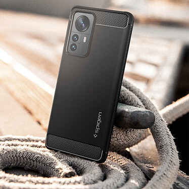 Spigen SGP Coque pour Xiaomi 12 Pro Effet Carbone Coins Renforcés Spigen Rugged Armor Noir pas cher