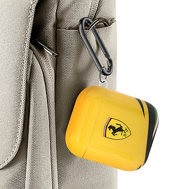 Ferrari Coque pour AirPods 1 et 2 Silicone Rigide Mousqueton Jaune pas cher