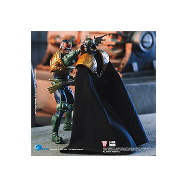 Acheter 2000 AD - Figurine 1/18 Exquisite Mini Judge Dredd Gaze Into The Fist of Dredd 10 cm