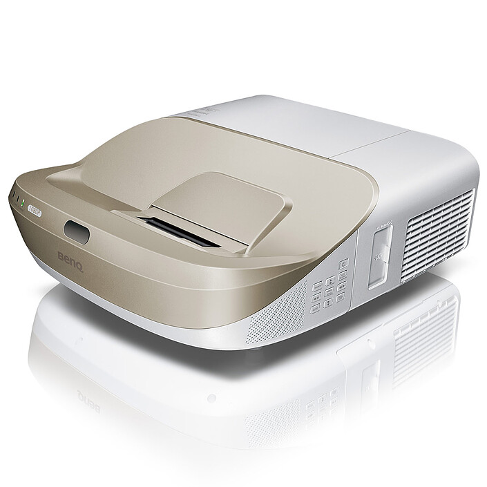 Avis BenQ W1600UST (9H.JG477.19E)