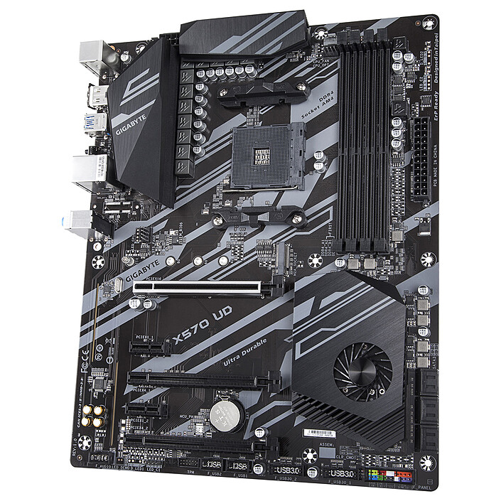 Avis Gigabyte X570 UD