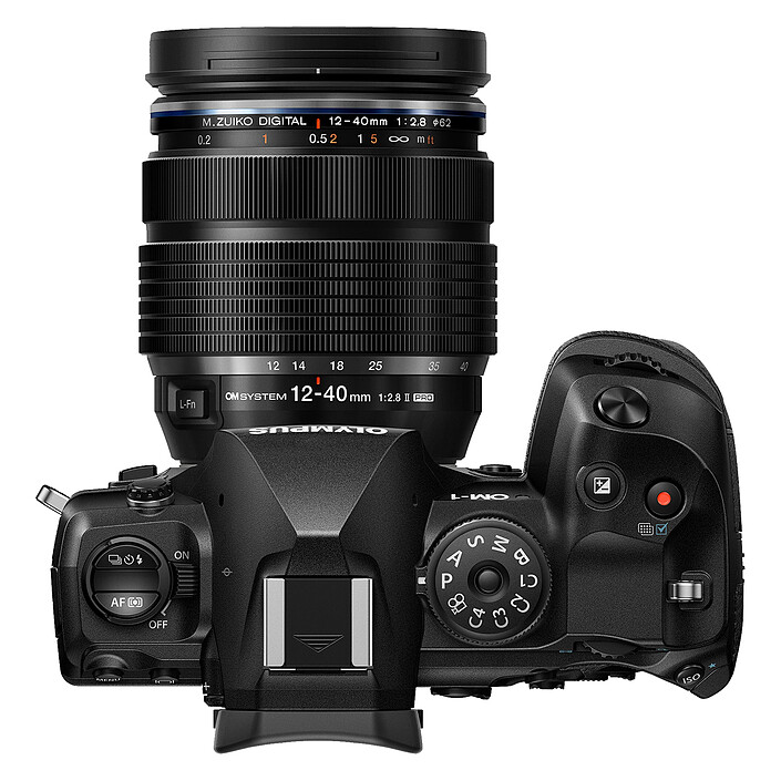 Review OM System OM-1 + 12-40 mm