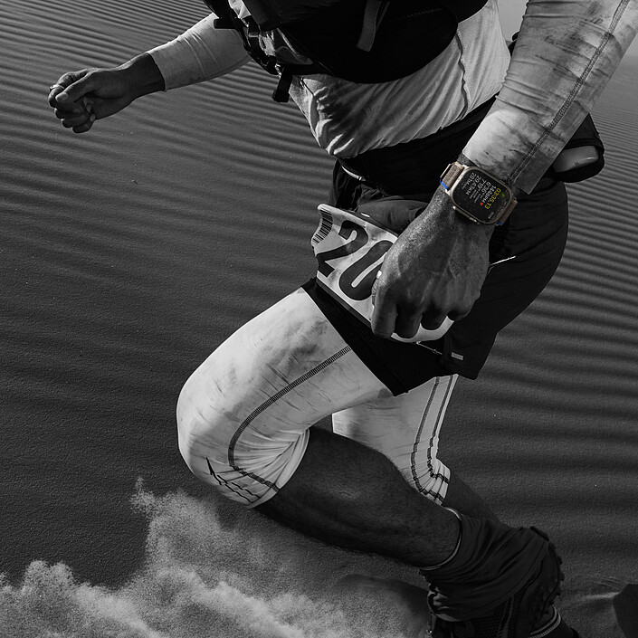 Acheter Apple Watch Ultra GPS + Cellular Titanium Black Gray Trail Loop 49 mm - M/L