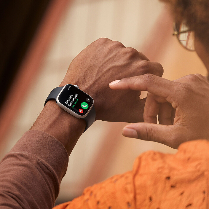 Avis Apple Watch Series 8 GPS Aluminum Minuit Sport Band 45 mm · Reconditionné