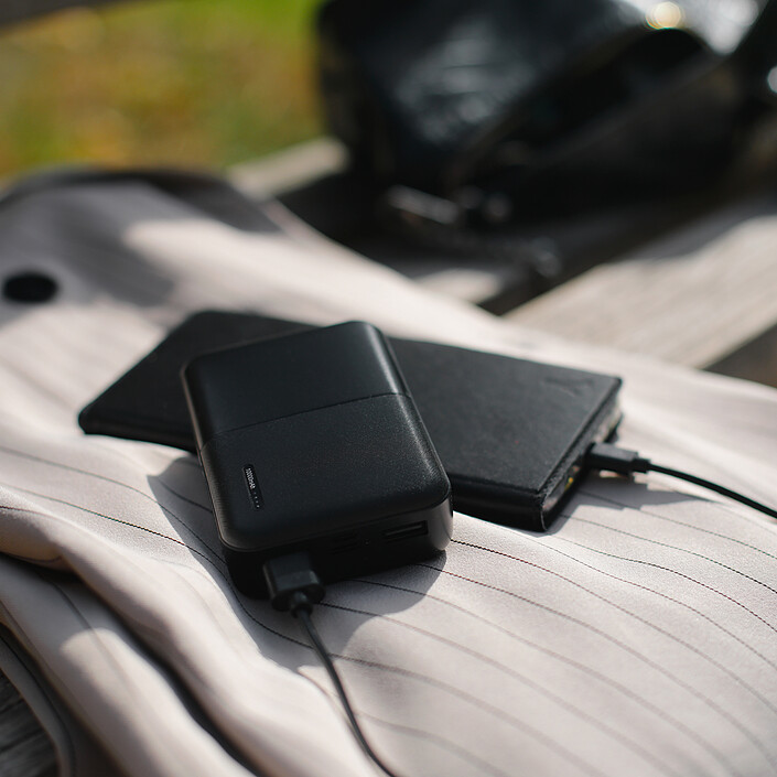 Opiniones sobre Batería de reserva Akashi 10000 mAh Eco (Negra)