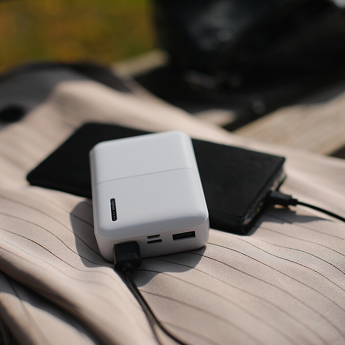 Avis Akashi Batterie de Secours 10000 mAh Eco (Blanc)