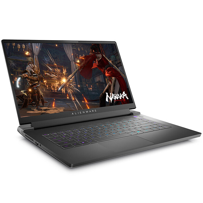 Alienware m15 R7-472