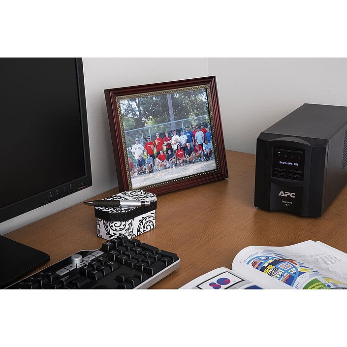 Nota APC Smart-UPS SMT 750VA Tower - SMT750ICR (Refurbished)