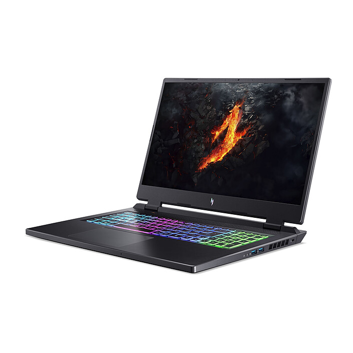 Avis Acer Nitro 17 AN17-42-R31X