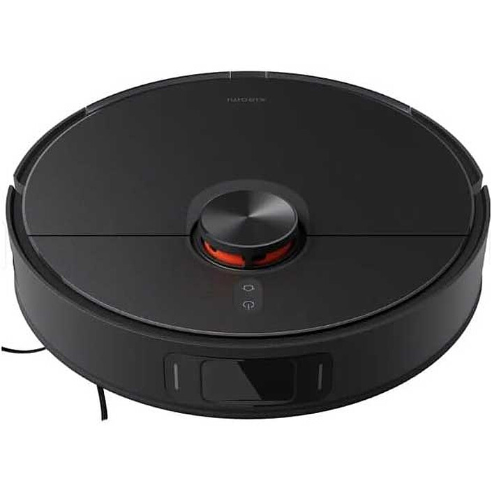 Robot and vacuum cleaner