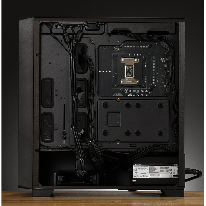 Acquista LDLC PC11p Zi Artist 7 PRO 2000