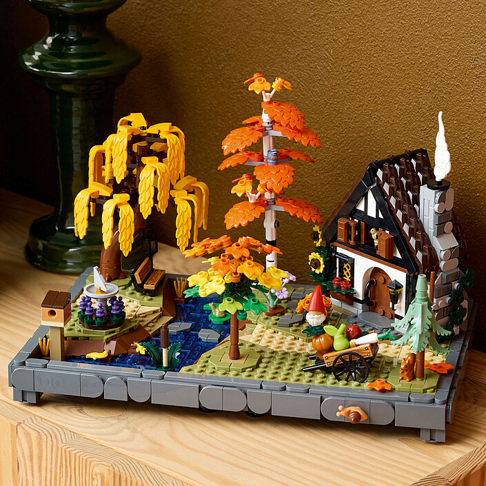 Acquista LEGO Icons 11372 Il giardino d'autunno