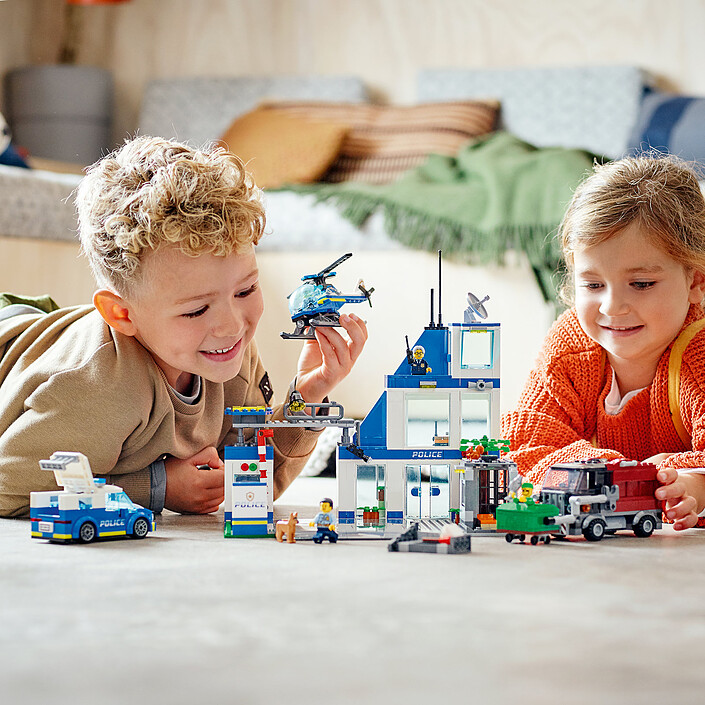Comprar LEGO City 60316 La comisaría de policía