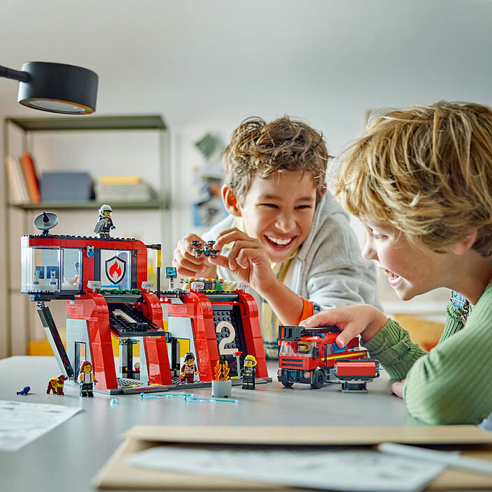Comprar LEGO City 60414 El Parque de Bomberos y el Camión de Bomberos