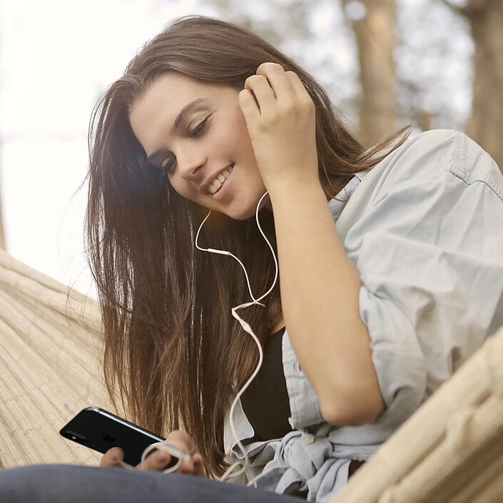 Avis Écouteurs iPhone Lightning Filaires Kit Mains Libres Télécommande Micro Blanc