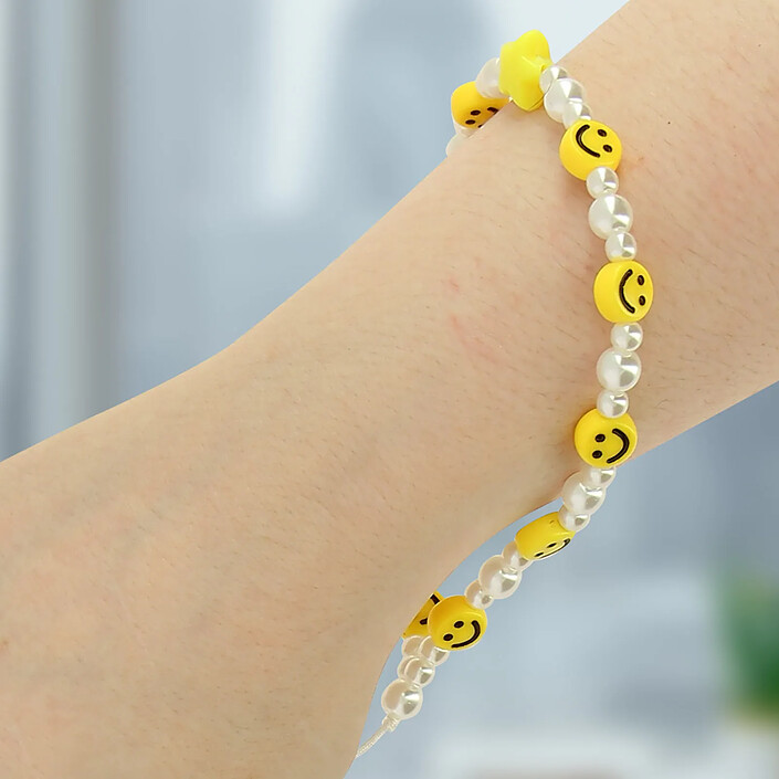 Avizar Bijou de Téléphone Bracelet à Perles, étoile et Smileys Collection Smile pas cher