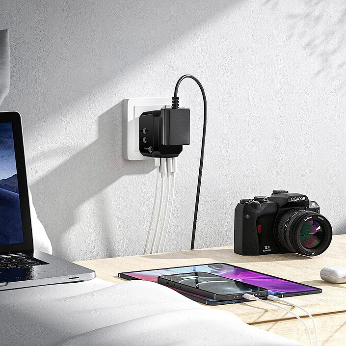 Moxie Adaptateur Prise Universel EU / USA / UK / AUS + 3 USB + 1 USB C Moxie Noir pas cher