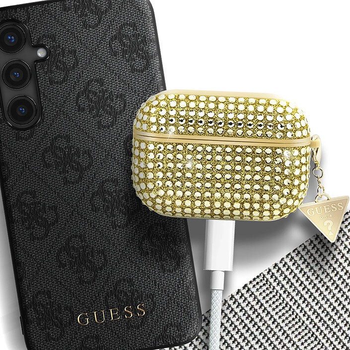 Acheter Guess Coque pour Airpods 3 4G Diamond avec Charm Triangle Scintillant Ornée de Strass Dorée