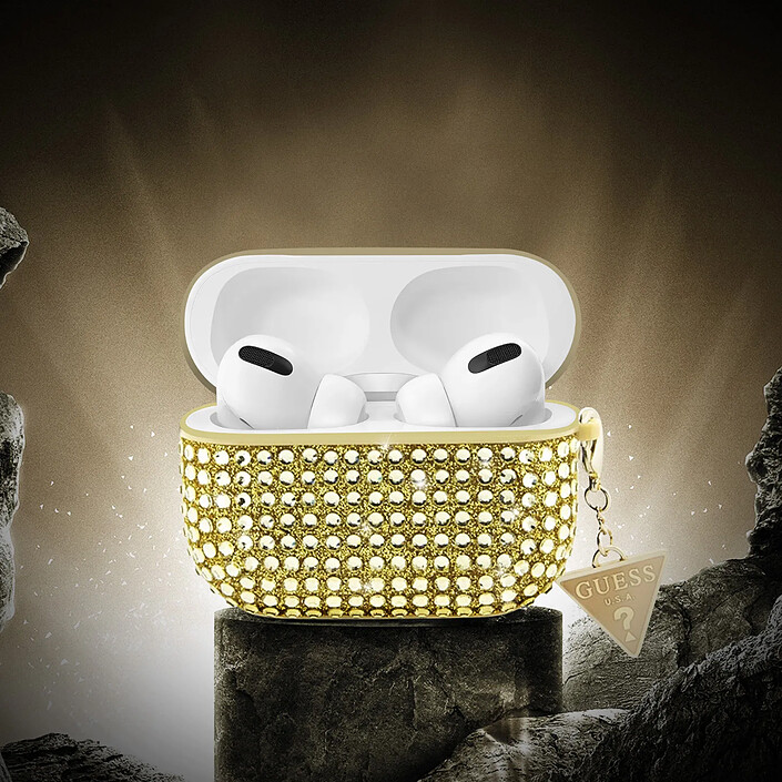 Avis Guess Coque pour Airpods Pro 4G Diamond avec Charm Triangle Scintillant Ornée de Strass Dorée