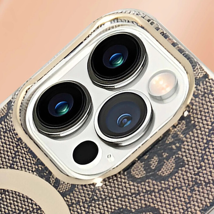 Acheter Guess Bundle Coque pour iPhone 14 Pro Magsafe 4G et Chargeur Sans Fil Qi Magsafe 15W Marron